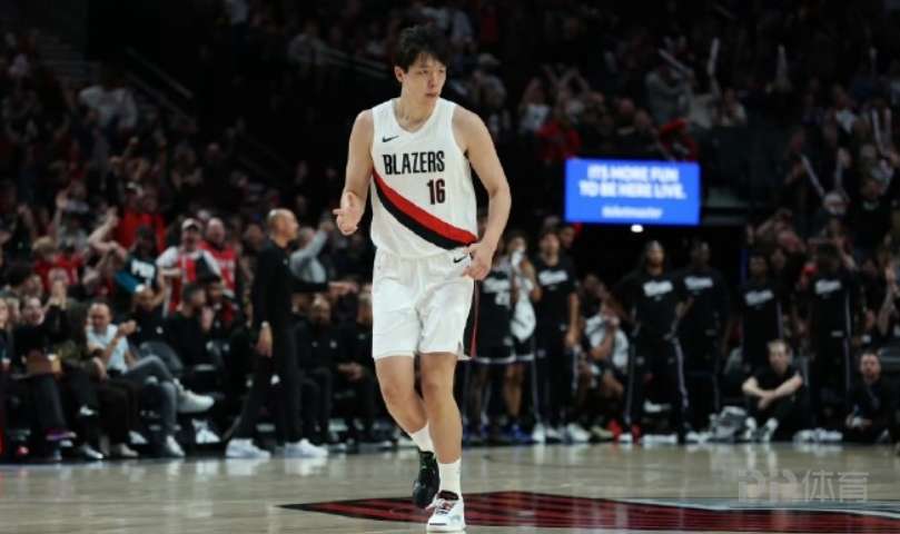 记者：中国篮球人才比中国足球好得多 这是什么原因呢？