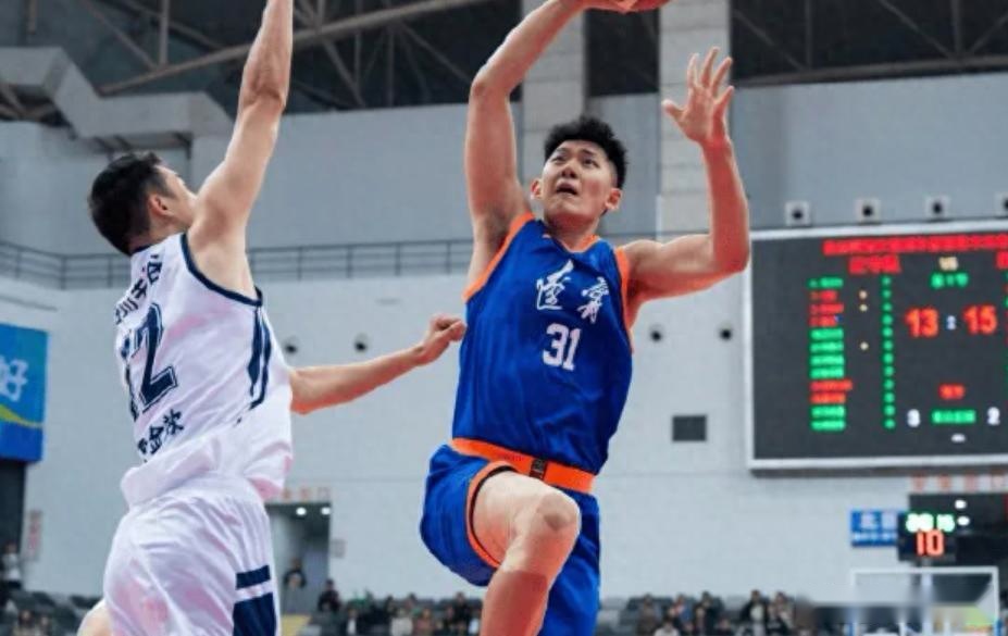 辽宁83-74四川迎4好消息！张陈治锋高诗岩统治攻守，付豪减重明显